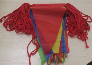 赛兄纳弟 三角串旗 轻盈纺红色尼龙绳（20*33cm） 标.  准